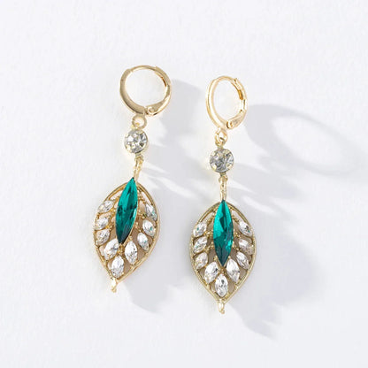 Brinco Luxury com Brilhantes (COMPRE 1 PAR LEVE 3)